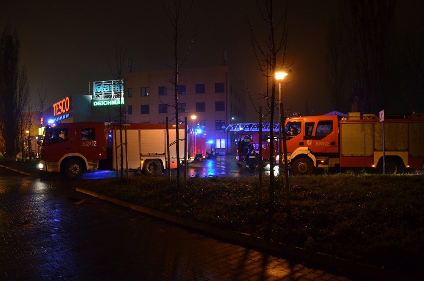 Wrocław: Pożar w Marino. Ewakuacja całego centrum handlowego (FILM, ZDJĘCIA)