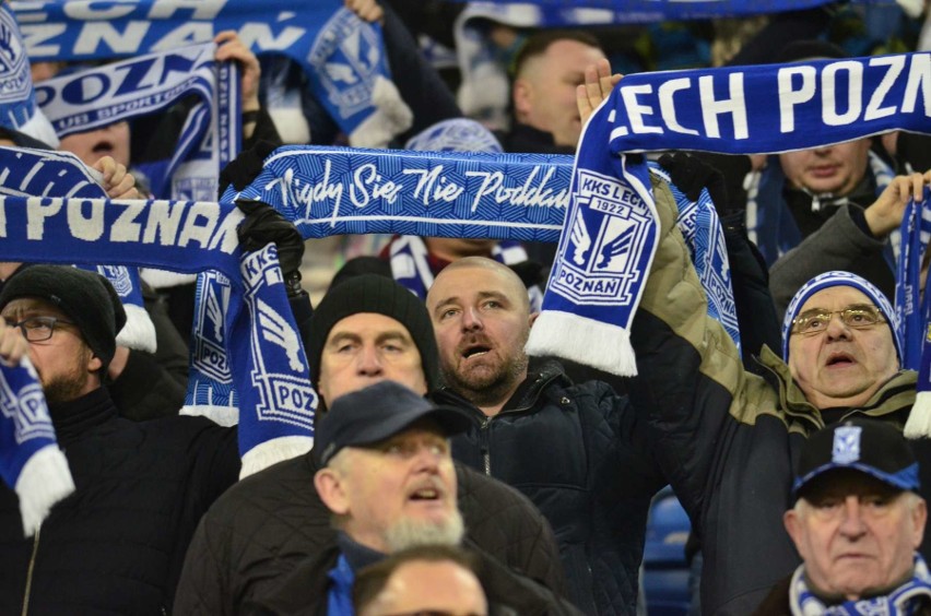 Sobotni mecz Lecha z Rakowem oglądało na stadionie przy...