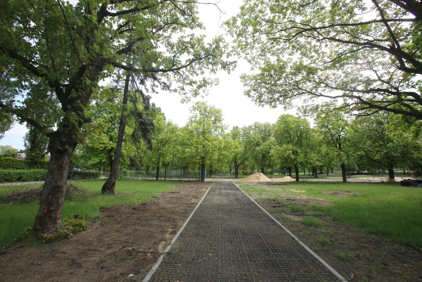Remont Parku im. Fusińskiego przy ulicy Kresowej w Sosnowcu...