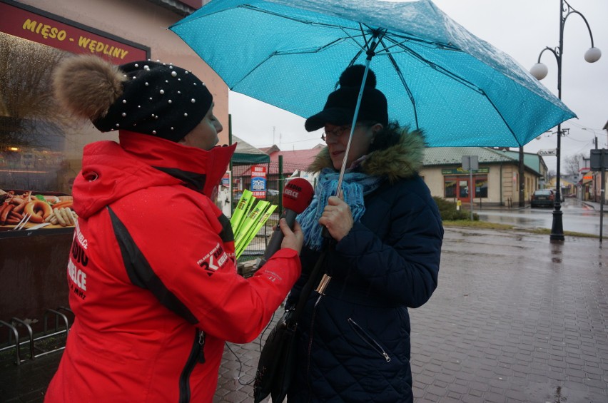 Jędrzejów. Akcja rozdawania odblasków zorganizowana przez...