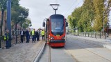 Tramwaje wracają na tory w Dąbrowie Górniczej! Mieszkańcy czekali na to prawie 2,5 roku. Pierwsze kursy za dwa tygodnie 