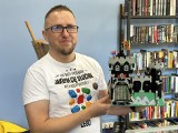 Paweł Pawlicki z Żar i jego niezwykła wystawa klocków LEGO w Miejskiej Bibliotece Publicznej. Ta pasja trwa od dzieciństwa