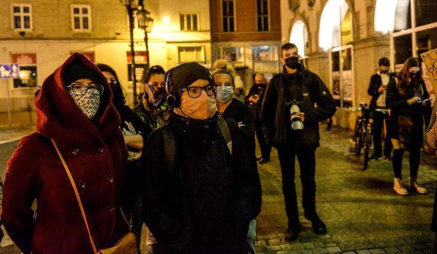 Prezydium gdańskiego NSZZ Solidarność krytykuje zdjęcia Aleksandry Dulkiewicz. Chodzi o rzekome „popieranie” aktów wandalizmu