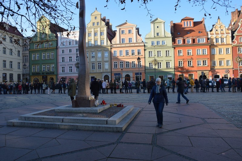 RMF FM rozdaje choinki we Wrocławiu. Na pl. Solnym tłumy