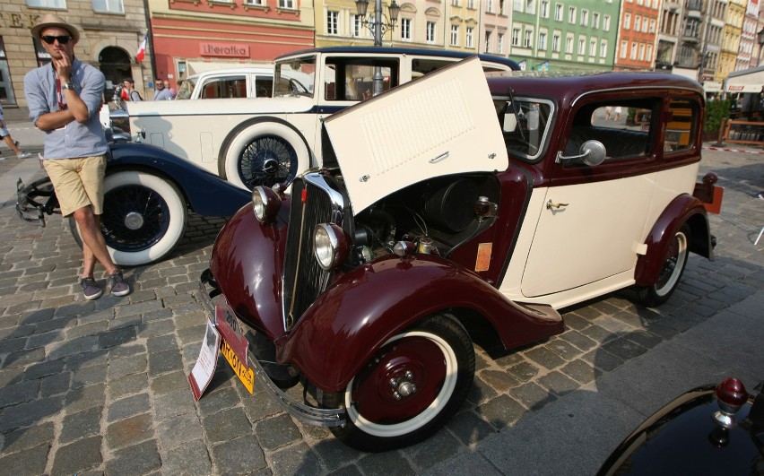 Motoclassic 2015 - zlot starych aut - pokazy na wrocławskim...