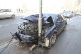 Wypadek  na Podwalu. Kierowca passata miał trzy promile [ZDJĘCIA]