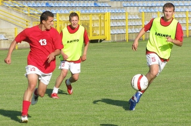 Karol Izmajłowicz (z prawej) podczas treningu w Gryfie Słupsk w 2009 roku.