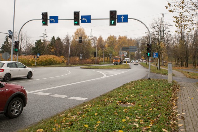 Celem planowanej inwestycji jest budowa drogi dla usprawnienia połączenia drogowego Ligoty i Panewnik z centrum miasta, w tym komunikacji pieszej, rowerowej oraz transportu publicznego w tym rejonie.Zobacz kolejne zdjęcia. Przesuwaj zdjęcia w prawo - naciśnij strzałkę lub przycisk NASTĘPNE