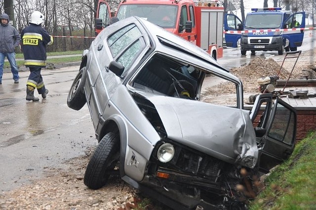 W wypadku w Modliszewicach ucierpiało 5 osób.