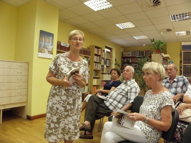 Janina Kosiedowska (z lewej) opowiadała o przyjaźni Kaszubów z Chojnic z oddziałem w Lipuszu.
