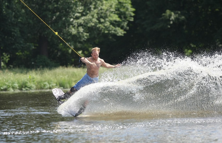 Pierwszy łódzki wakepark na Stawach Stefańskiego [ZDJĘCIA+FILM]