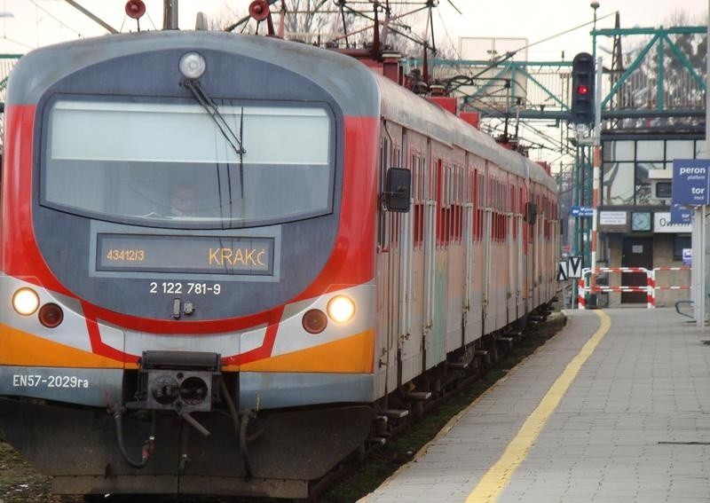 Dodatkowe weekendowe pociągi z Krakowa do Oświęcimia przez Zator. Oferta Przewozów Regionalnych dla turystów