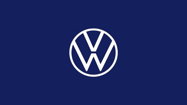 Volkswagen Passat obchodzi w tym roku swoje półwiecze istnienia na rynku. I choć już pewnie nie zobaczymy go w wersji sedan, to jednak jak informuje brytyjski AutoExpress, są już pierwsze, szpiegowskie zdjęcia tego modelu oraz jeszcze nieoficjalne informacje co do jego wersji silnikowych.