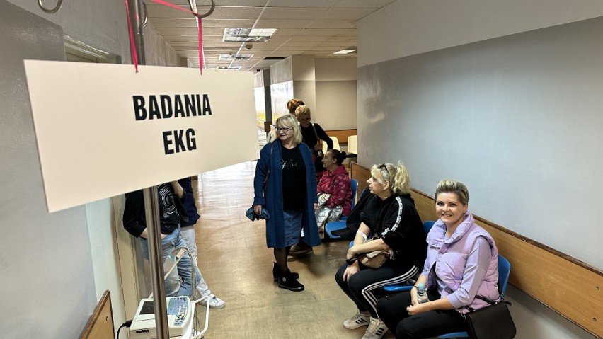 Pierwsza "Różowa sobota" w szpitalu w Tarnobrzegu. Duże zainteresowanie wykonaniem kobiecych badań, w tym mammografii. Zdjęcia i wideo   