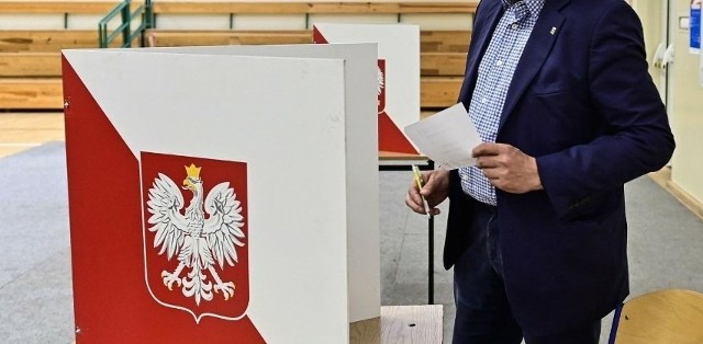 Oto kandydaci, którzy wystartują 7 kwietnia w wyborach na prezydenta Jastrzębia-Zdroju. Prezentacja kandydatów w kolejności alfabetycznej na kolejnych zdjęciach