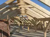 Na co zwrócić uwagę, kupując drewno na więźbę dachową
