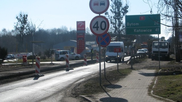 Obecnie przejazd przez Tworóg może zająć nawet 20 min. Na majówkę wahadła mają zostać zlikwidowane