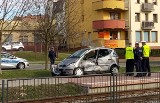 Poznań: Wypadek na ul. Winiarskiej. Tramwaj zderzył się z samochodem osobowym. Cztery osoby w szpitalu