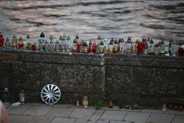 Śmiertelny wypadek w Krakowie. W samochodzie syna Sylwii Peretti jechał jeszcze jeden pasażer. Zdążył wysiąść przed tragedią