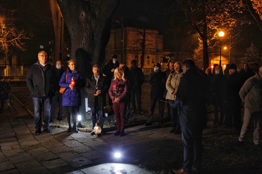 W Zabrzu zapłonęły znicze w 83. rocznicę Nocy Kryształowej.