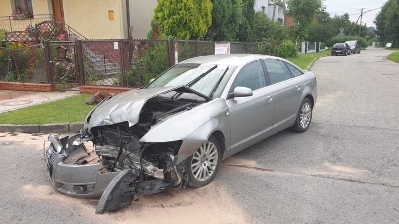 Wypadek w Nowym Sączu. Zderzyły się dwa audi. Jedna osoba w szpitalu