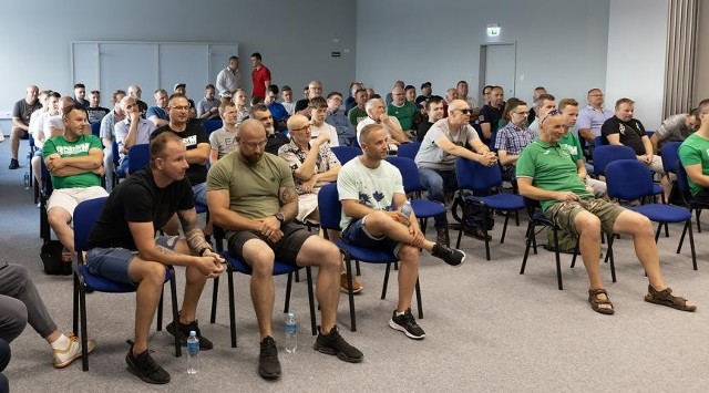 W spotkaniu w sali konferencyjnej Radomskiego Centrum Sportu uczestniczyło około 80 kibiców.