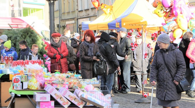 Na Rynku Głównym w Grudziądzu znów organizowany jest jarmark św. Mikołaja (6-9 grudnia)