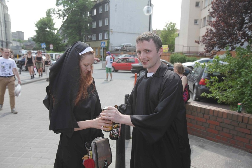 Igry 2013 Gliwice: Korowód studentów ruszył na lotnisko [ZDJĘCIA, WIDEO]