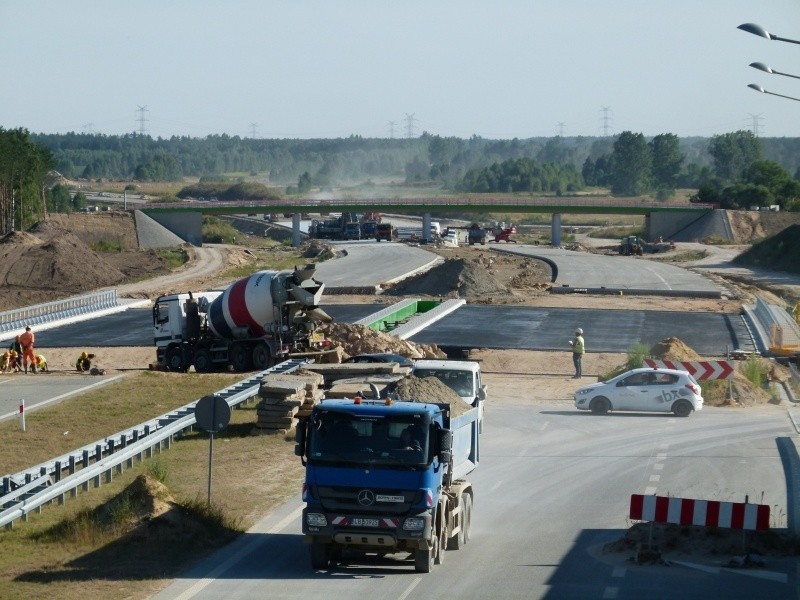 Na autostradzie A1 praca wre! W rejonie Tuszyna zakończy się zgodnie z planem [zdjęcia]