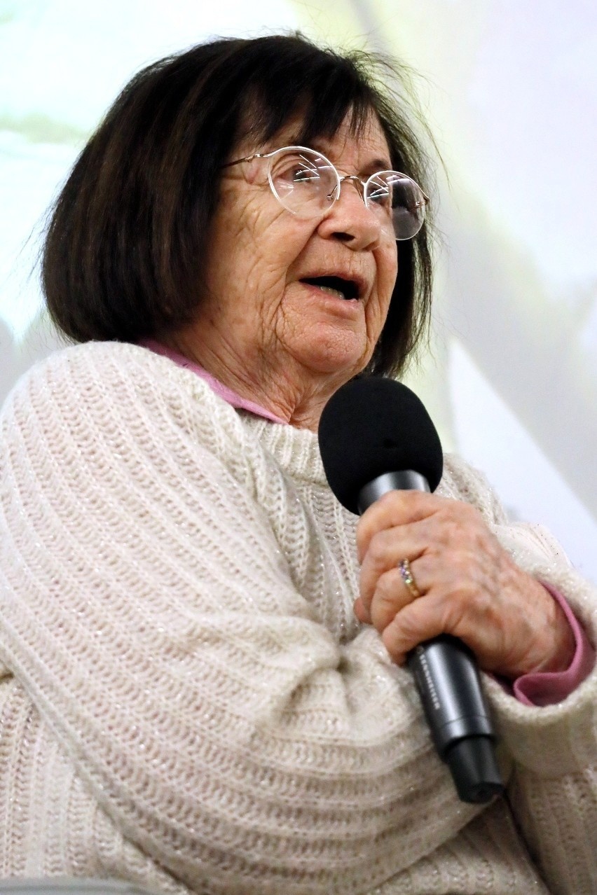 Stanęła oko w oko z Mengele, szła w marszu śmierci, cudem przetrwała Holocaust. Teraz opowiada swoją historię