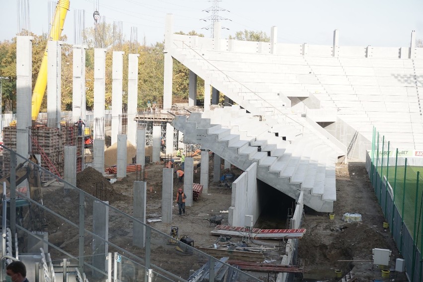 Budowa stadionu ŁKS. Wielkie ciężarówki przywiozą elementy dachu![ZDJĘCIA]