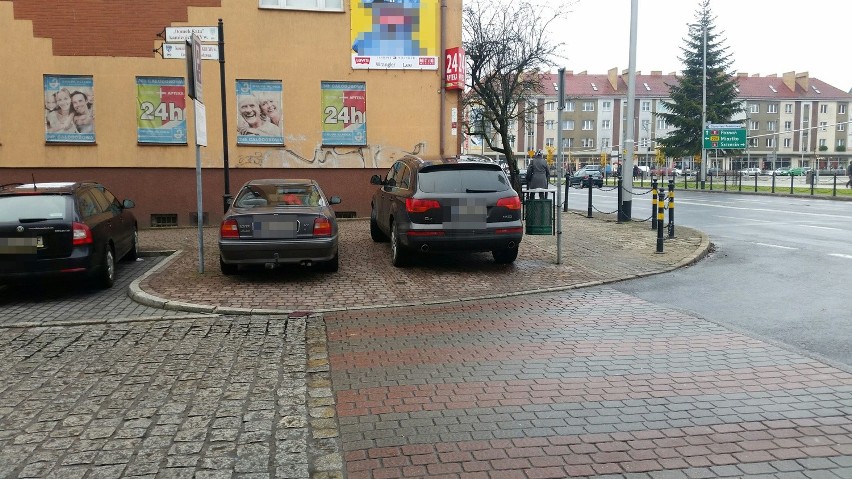 Internauci piętnują bezmyślne parkowanie. Apelują o więcej...