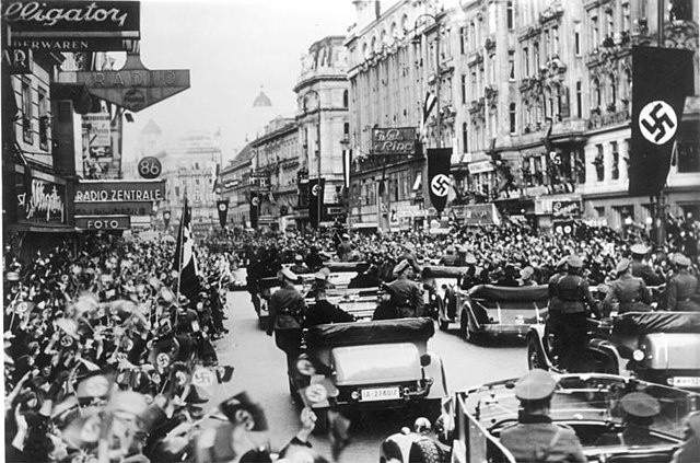 Ulice Wiednia w trakcie Anschlussu Austrii w marcu 1938 roku