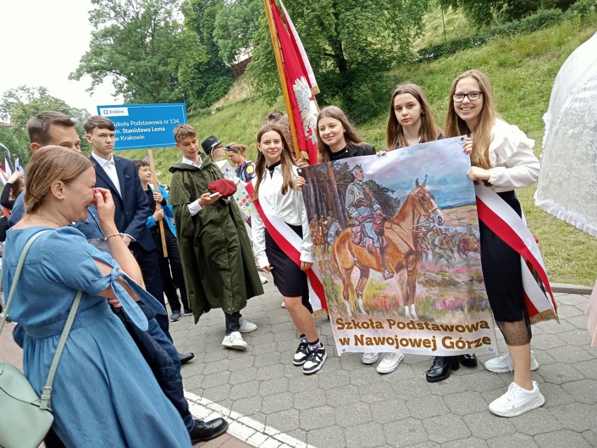 Kraków. Ulicami miasta przeszła parada szkolnych patronów