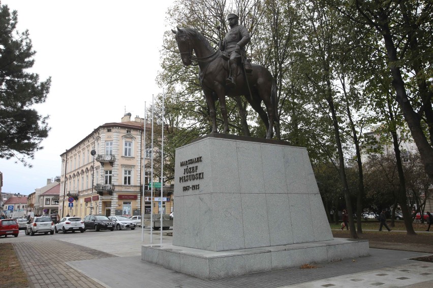Pomnik Józefa Piłsudskiego w Rzeszowie.