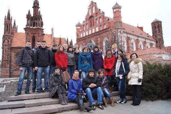 Pamiątkowe zdjęcia z pobytu na Litwie zarówno dla młodzieży polskiej jak i litewskiej będzie miłym wspomnieniem.