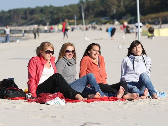 Andżelika, Ania, Justyna i Ola z Bytowa specjalnie przyjechały na ustecką plażę pożegnać lato.