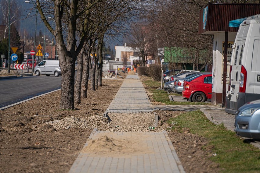 Nowy Sącz. Trwa remont ul. Sucharskiego. Kiedy planowe zakończenie inwestycji [ZDJĘCIA]