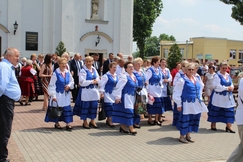 Po mszy w błotnickim sanktuarium uczestnicy Festiwalu Kapel...