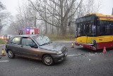 Autobus MPK zderzył sie z samochodem. Groźny wypadek na ul. Augustów ZDJĘCIA