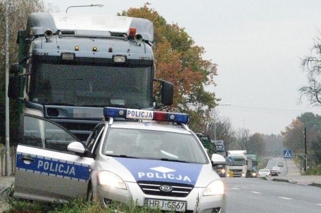 Policjanci zatrzymali cysternę w Pokoju.