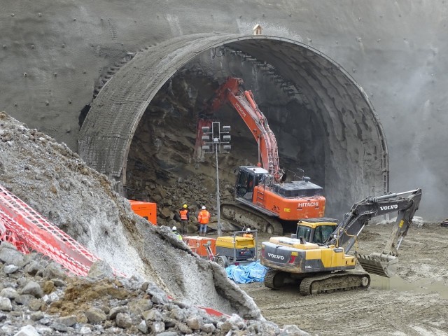 W ubiegłym tygodniu rozpoczęło się drążenie tunelu pod Małym Luboniem