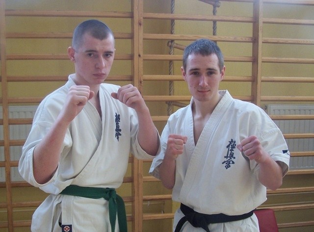 Kamil Gugała (z lewej) i Dawid Kiper zanotowali bardzo dobry występ w Przeworsku okazując się najlepszymi w kategorii wagowej plus i minus 75 kg.
