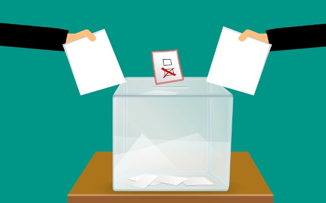 Pomimo ogłaszania dodatkowych naborów nadal w wielu miejscach w podkarpackim nie można skompletować składów obwodowych komisji wyborczych.