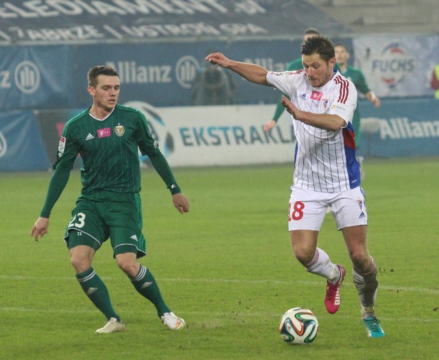 Łukasz Madej (z prawej) strzelił bardzo ładnego gola na 2:2