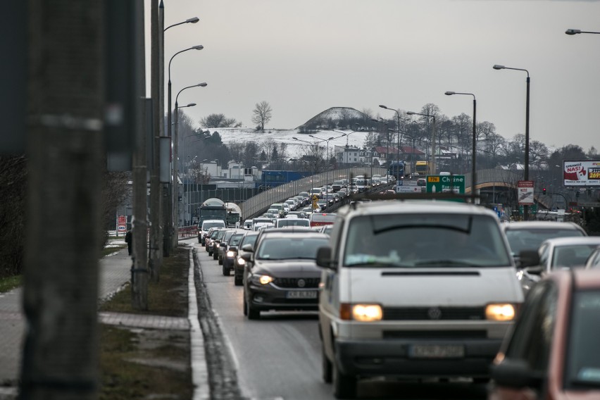 Przedświąteczne zakupy sparaliżowały miasto. Kraków w korkach [ZDJĘCIA]