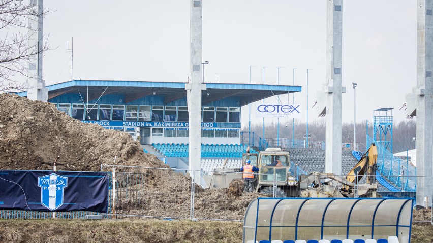 Na stadionie w Płocku rośnie trybuna wschodnia