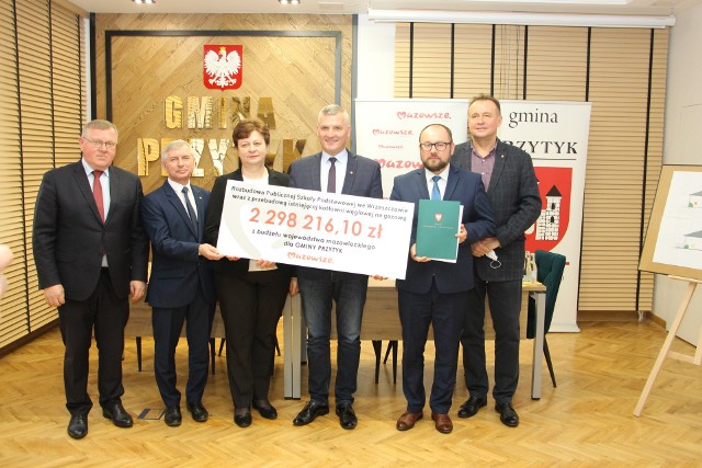 W środę 19 stycznie w Urzędzie Gminy w Przytyku została podpisana umowa o dofinansowaniu rozbudowy szkoły we Wrzeszczowie.