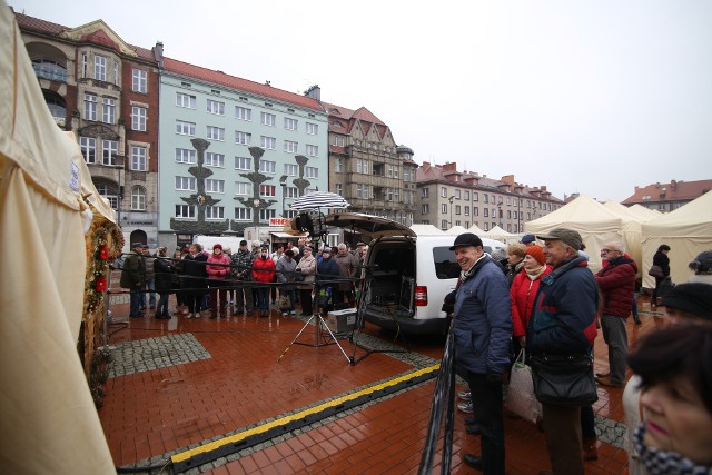 Program telewizyjny Remigiusza Rączki - "Rączka gotuje" nagrywany był na rynku w Bytomiu