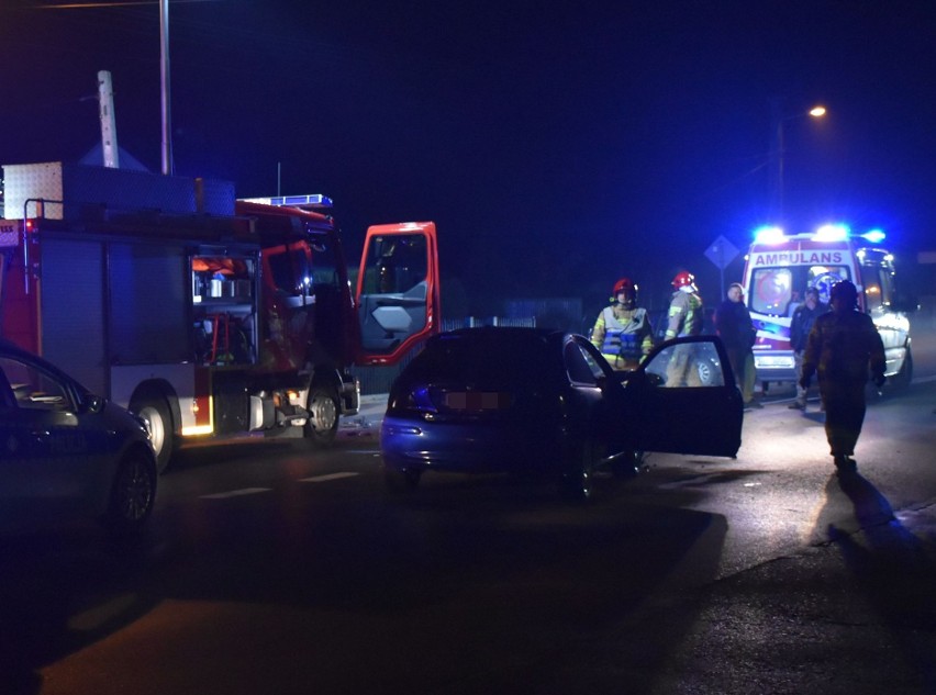 Wypadek w Stalach. W zderzeniu dwóch samochodów ranna została kobieta (ZDJĘCIA)